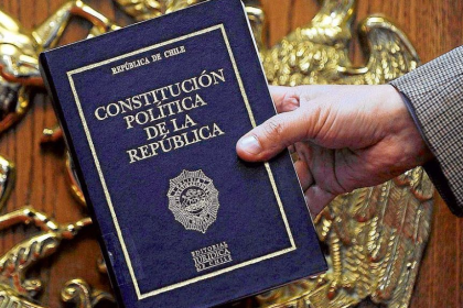 Figuras políticas llaman a votar a favor en próximo plebiscito constitucional