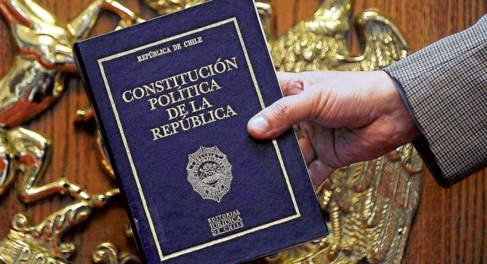 Figuras políticas llaman a votar a favor en próximo plebiscito constitucional