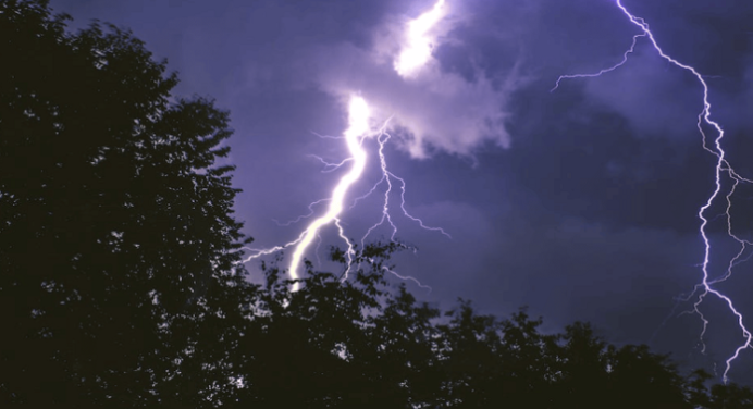 Tormenta eléctrica provocó el apagón en Paraguaná #30Oct