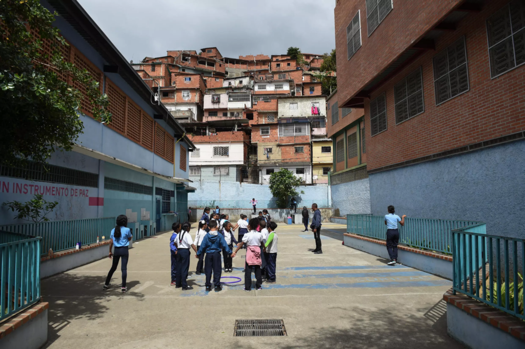 ¿Cuánto costará volver a clases en Venezuela?