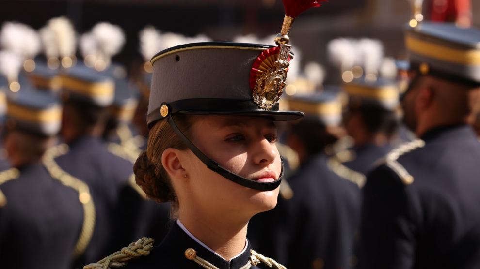 La Princesa Leonor compromete su lealtad a España al jurar la bandera