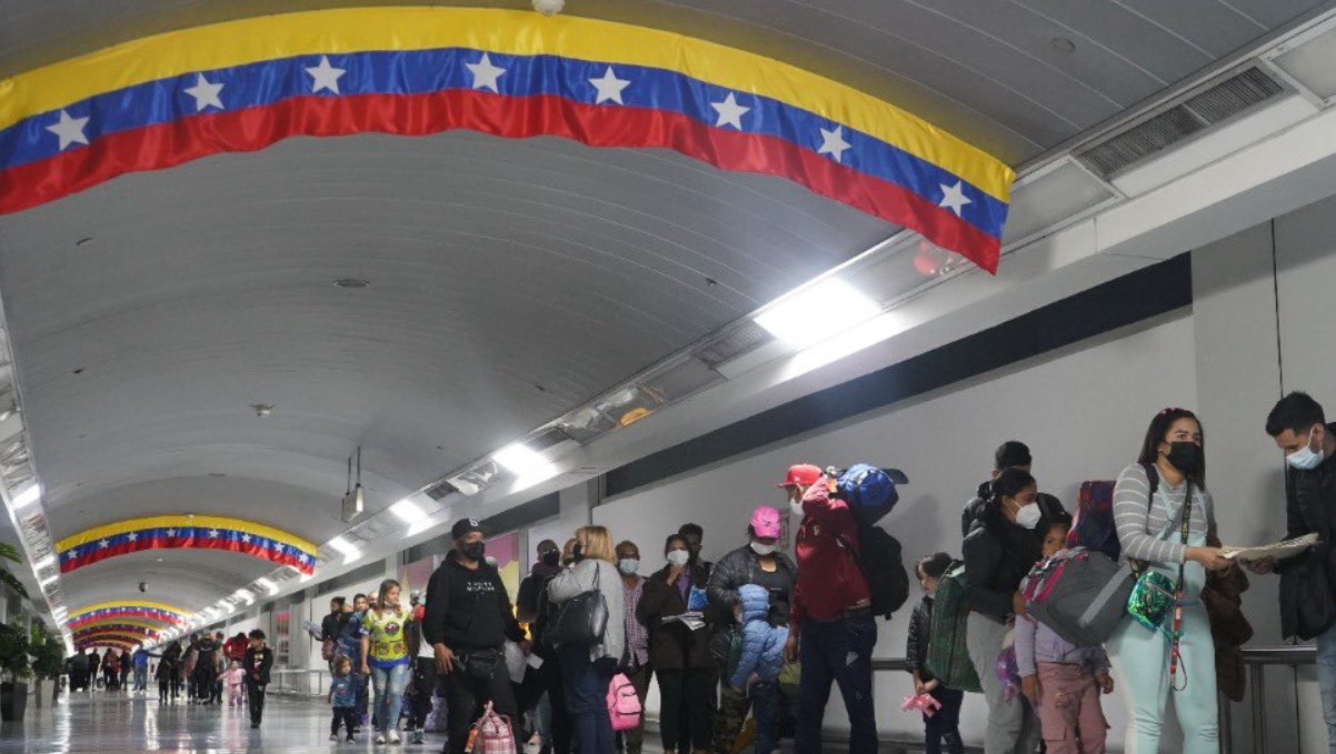 EEUU y Venezuela acuerdan la deportación de migrantes sin estatus legal.