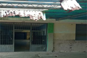 ¡Margarita! Padres de estudiantes solicitan reparaciones para liceo de Villarosa