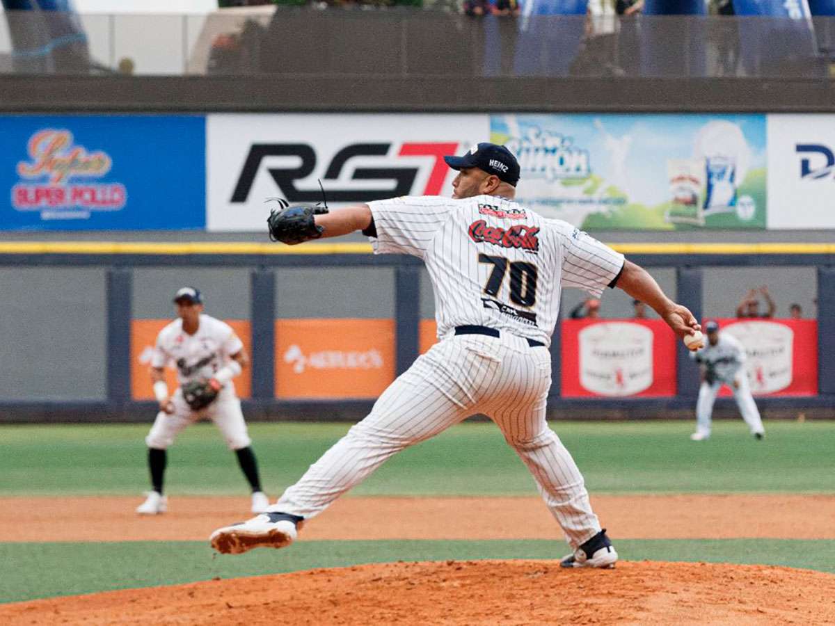 Albert Suárez lidera la victoria de los Leones contra los Bravos