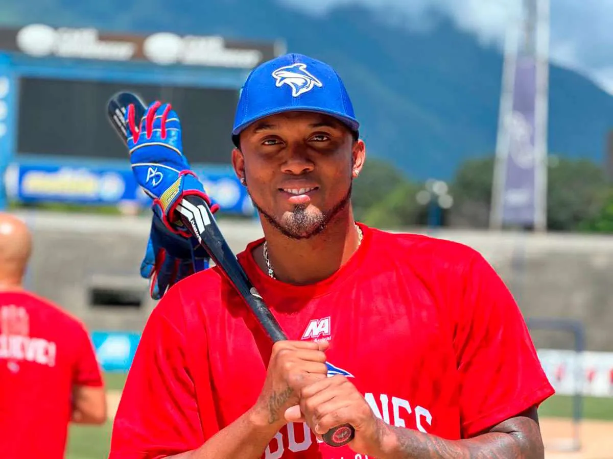 Alcides Escobar se une a los entrenamientos de Tiburones