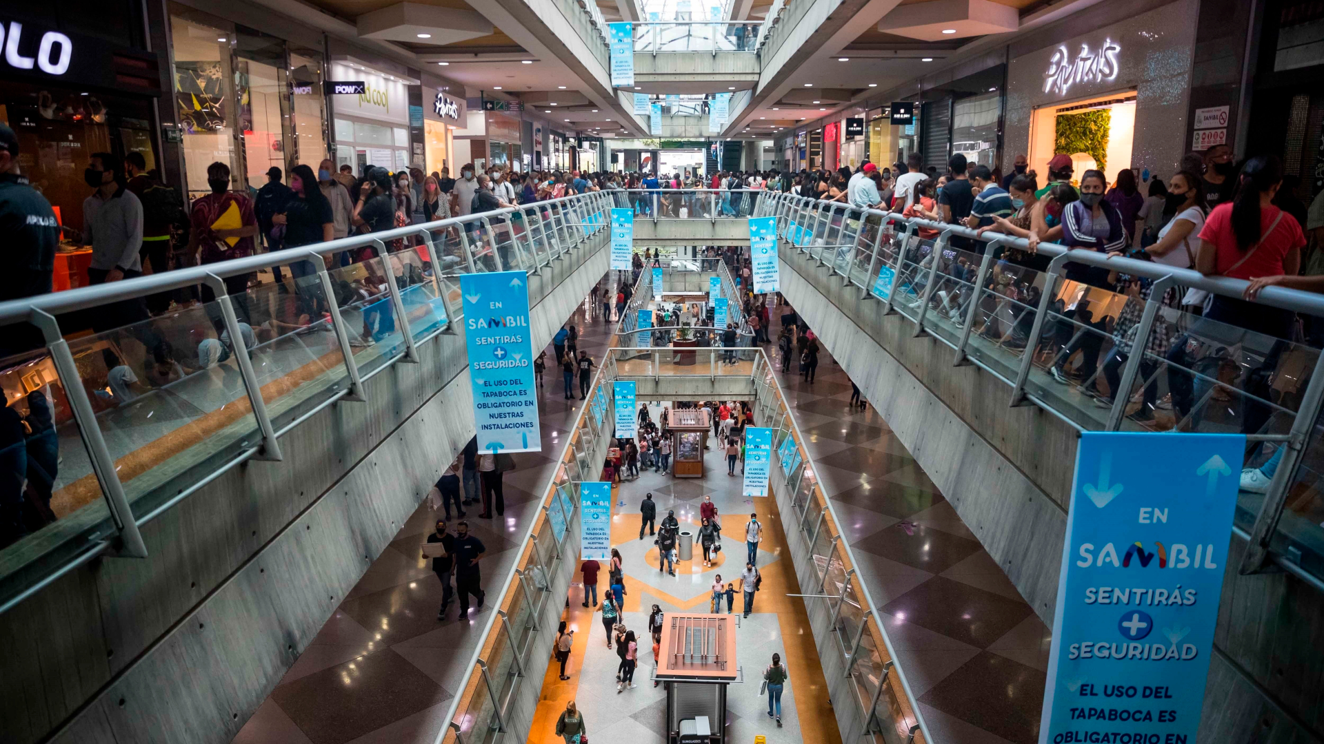 Tiendas se preparan para el Black Friday, el gran día del comercio