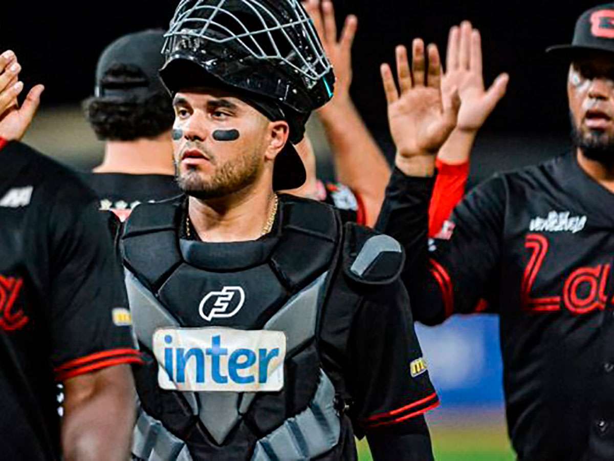 Los Cardenales aseguran la victoria y recuperan el primer lugar en la clasificación