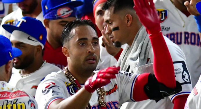 Tiburones arrasa frente a Cardenales con su imponente juego