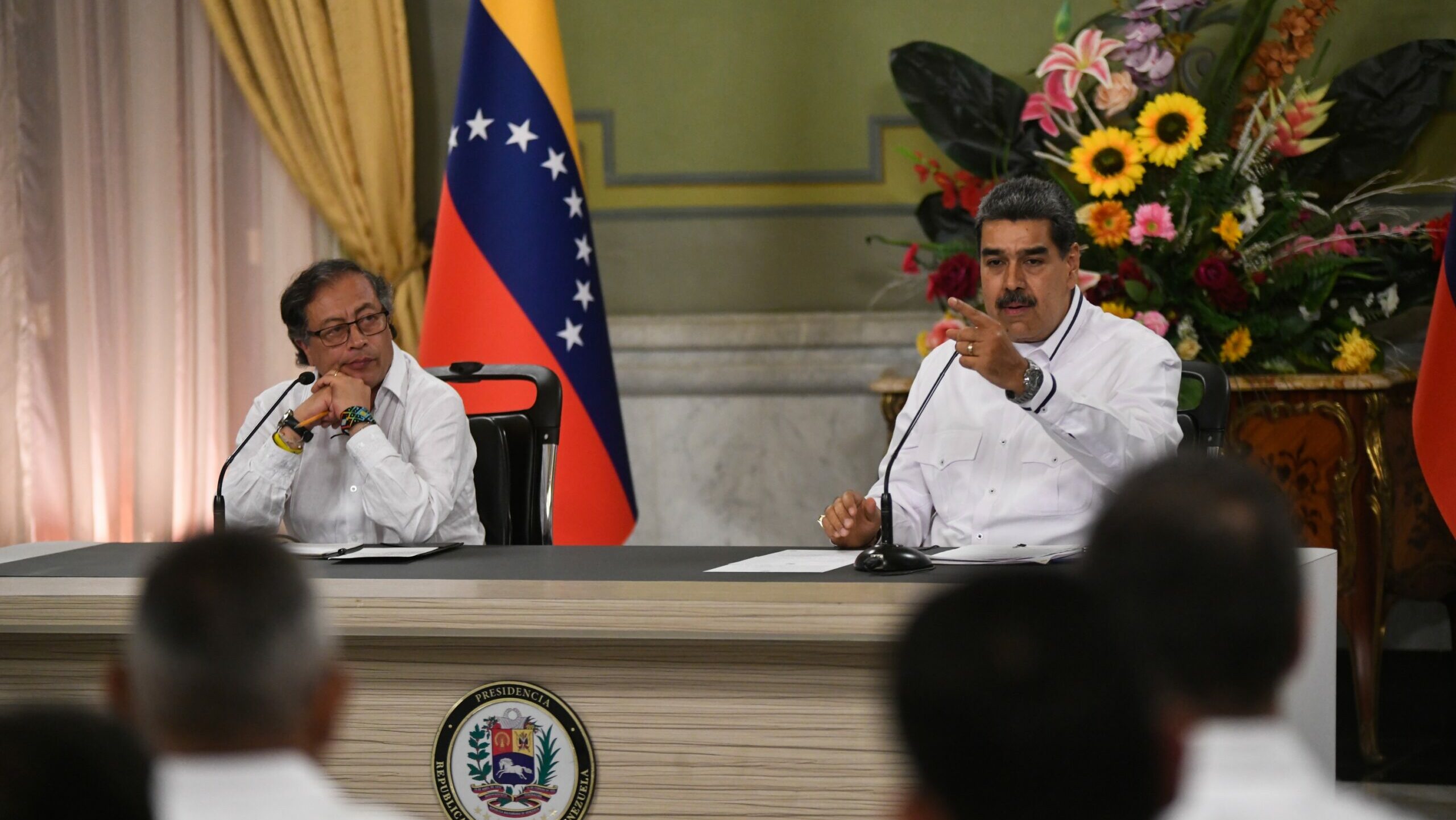 Petro y Maduro fortalecen la cooperación en Caracas