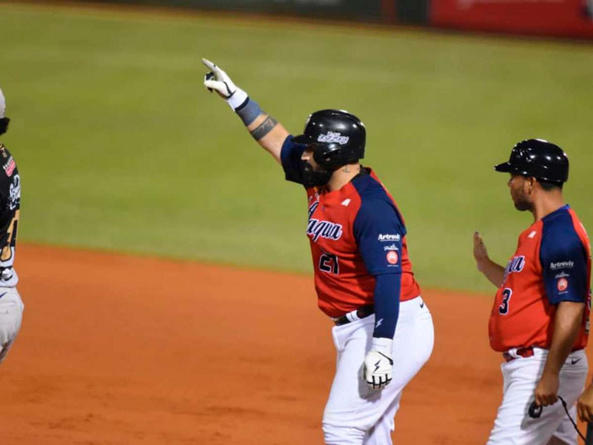 Tigres continúa su racha ganadora al vencer a Leones y alcanzar su quinta victoria consecutiva