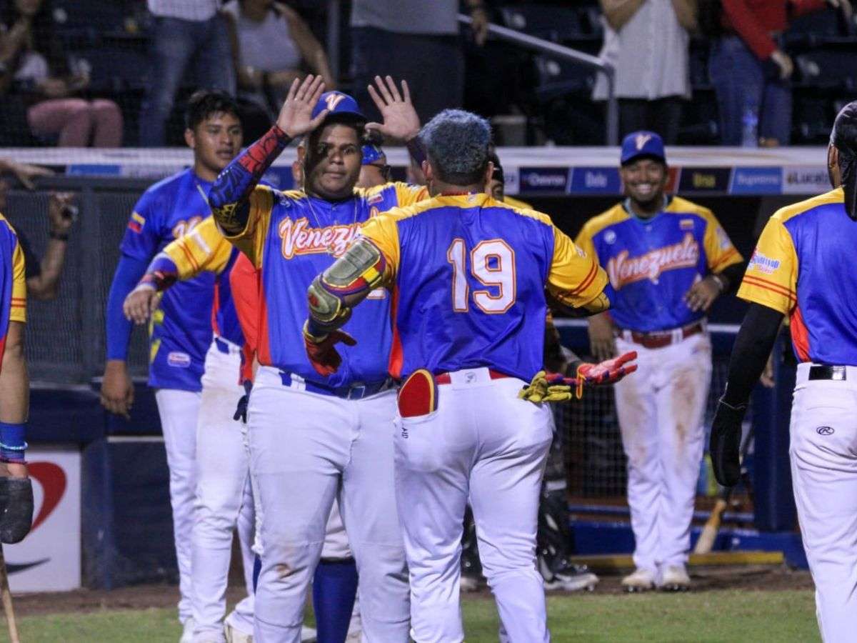 El equipo de béisbol comienza con una victoria sin permitir carreras en el premundial U23.