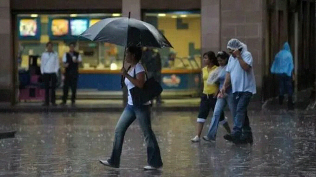 Lunes con clima nublado y lluvias en la mayoría del país