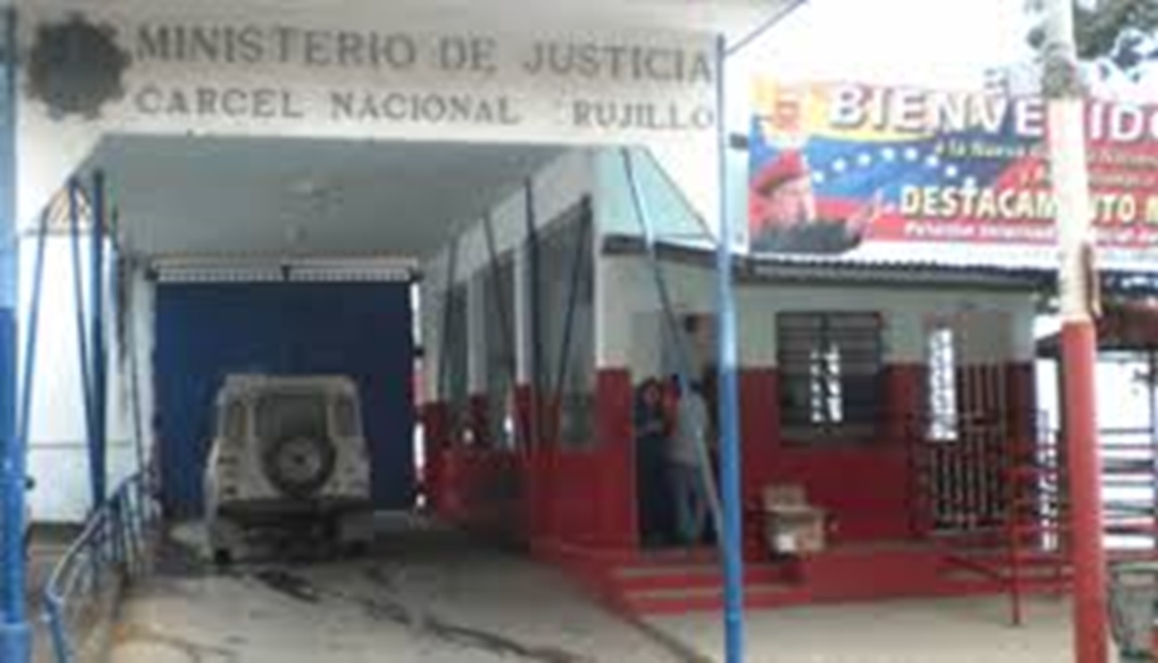 Fuerzas militares y policiales acordonan el Internado Judicial de Trujillo