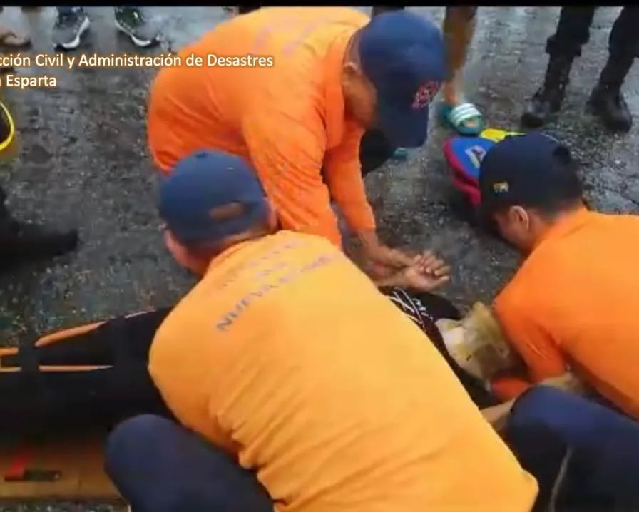 Dos personas lesionadas en accidente en Av. Juan Bautista