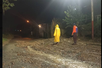 Las entidades afectadas son Miranda, Aragua, Falcón, Mérida y Táchira, donde hay anegaciones por entrada y salida de agua, deslizamientos de tierra y árboles caídos.