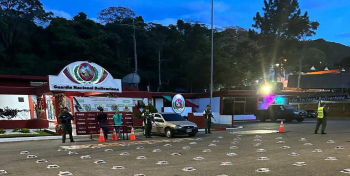 Dos colombianos detenidos en Táchira con 100 envoltorios de cocaína