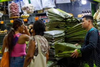 Los ingredientes de las tradicionales hallacas navideñas aumentaron más de tres veces sus precios