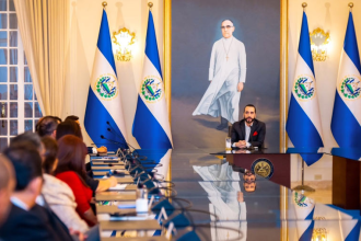 El camino a la reelección de Bukele se abrió en 2021