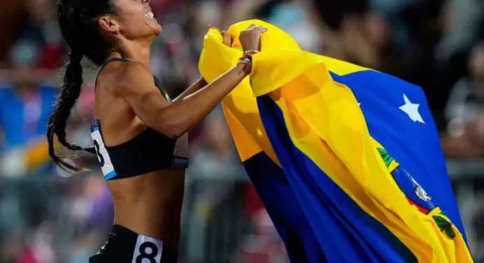 Joselyn Brea se corona en los 1500 metros y suma su segundo oro en Santiago