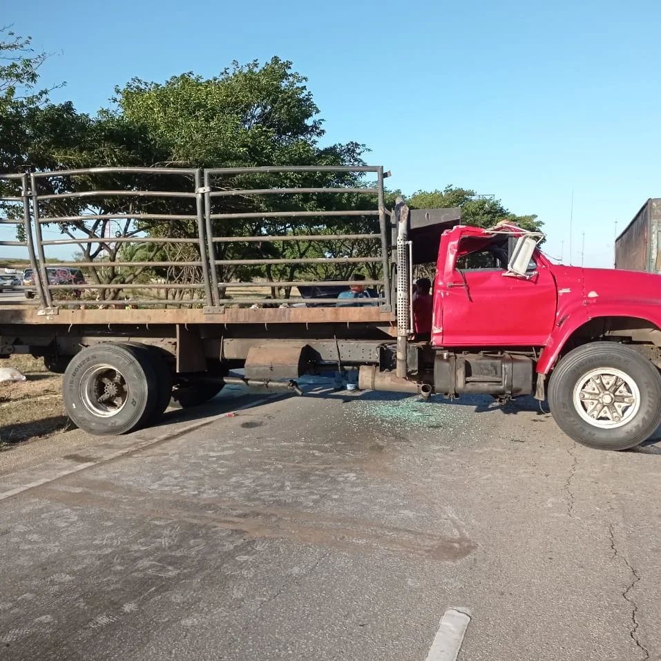 En horas de la mañana de hoy, se registró un accidente de tránsito en la Av. JBA a 50m del rayado del aeropuerto de la Isla de Margarita