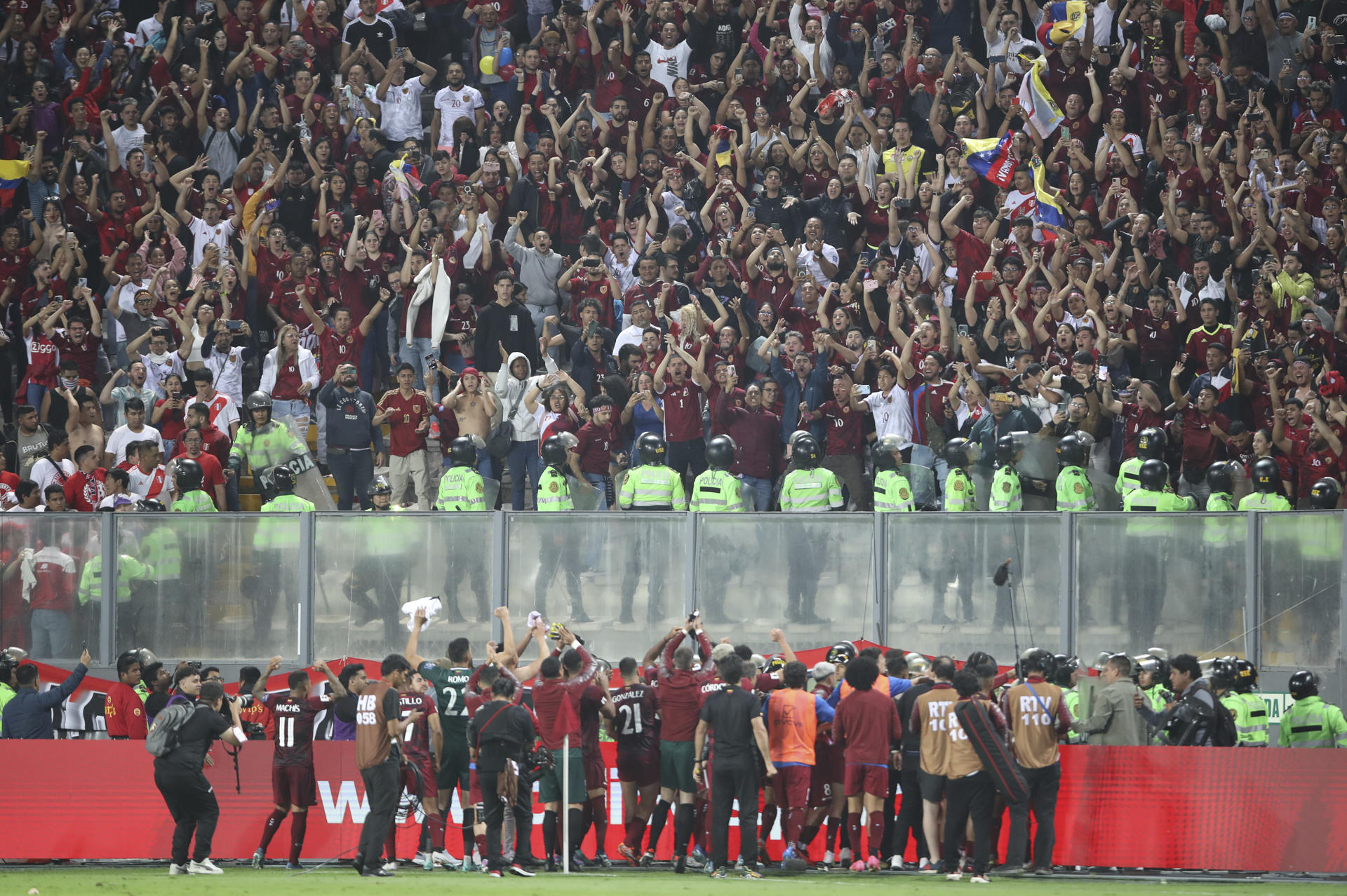 La Policía Nacional de Perú refuta acusaciones de agresión a jugadores de la Vinotinto