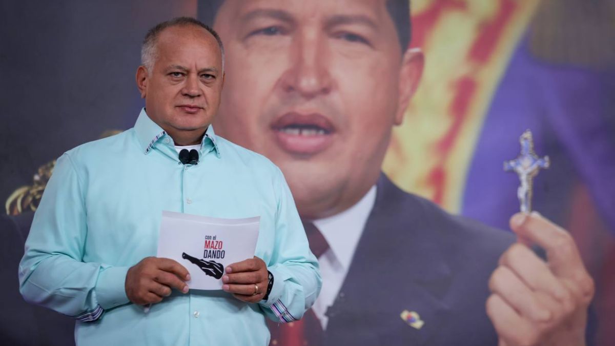 Cabello lamenta accidente en autopista y critica a quienes intentaron aprovecharlo políticamente