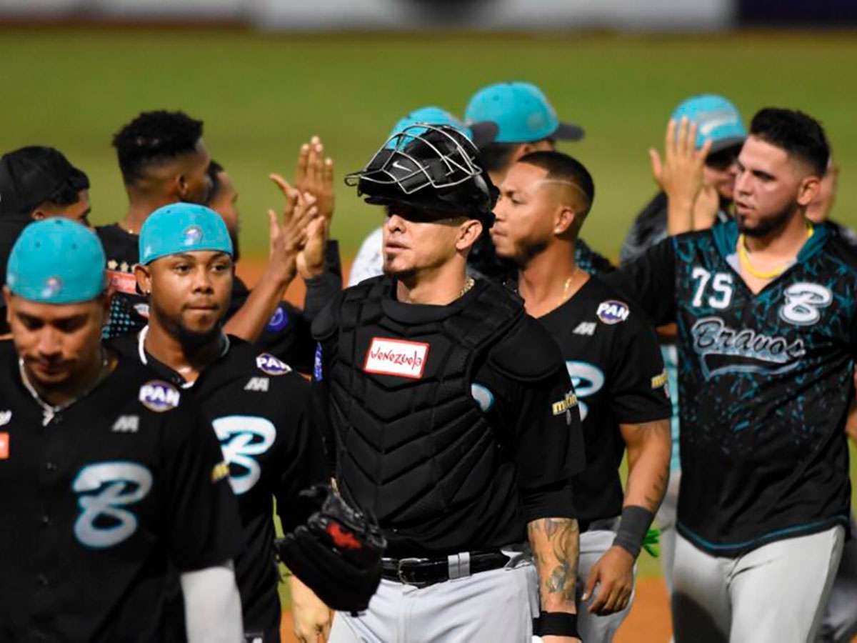 Empate en el Puerto: Bravos y Caribes comparten victorias