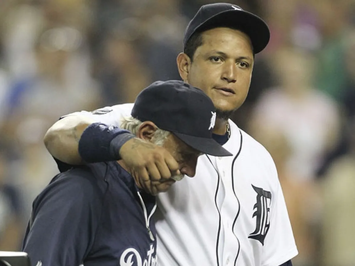 Miguel extiende sus felicitaciones a Leyland por su entrada al Salón