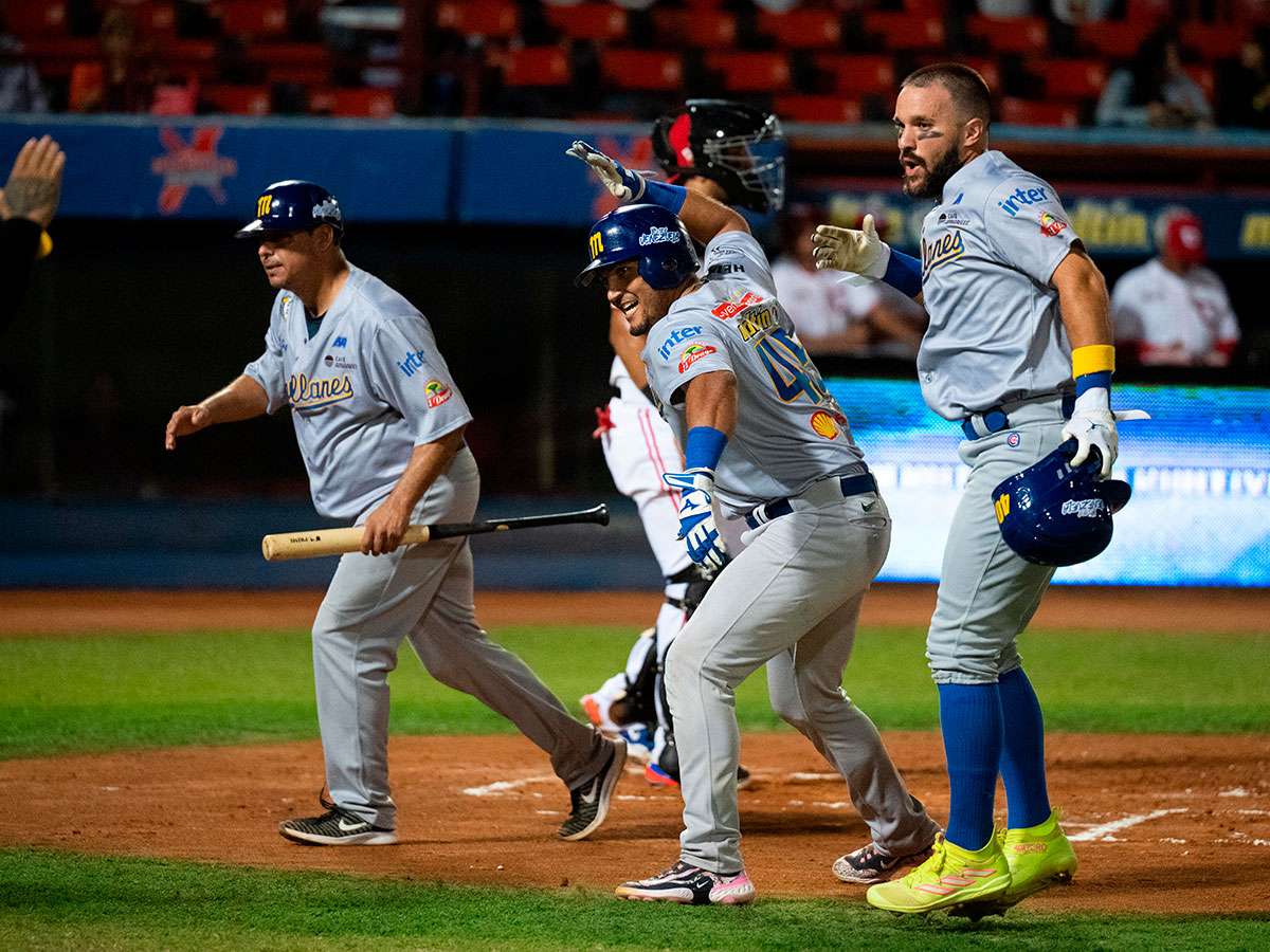 Carlos Pérez lidera de manera impecable el triunfo de Magallanes sobre Lara