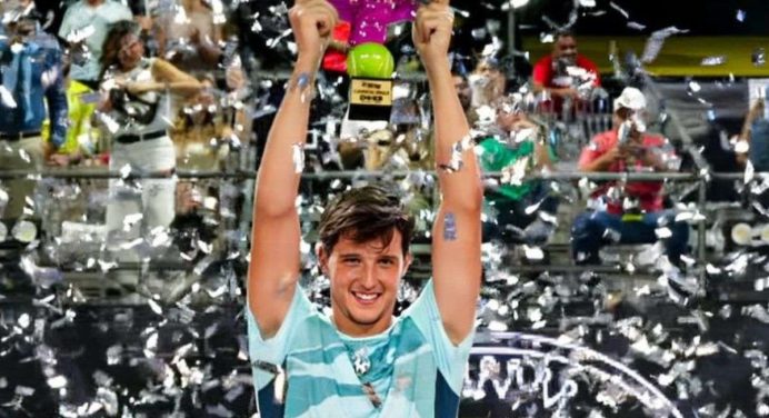 Luciano Darderi se consagra campeón en el torneo Drácula Open