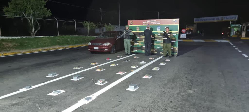 La Fuerza Armada captura a un individuo con más de 26 kilos de cocaína en su posesión.