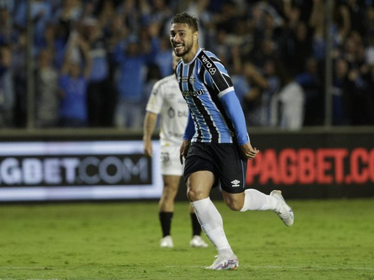 Joao Pedro finaliza exitosamente su renovación con Gremio