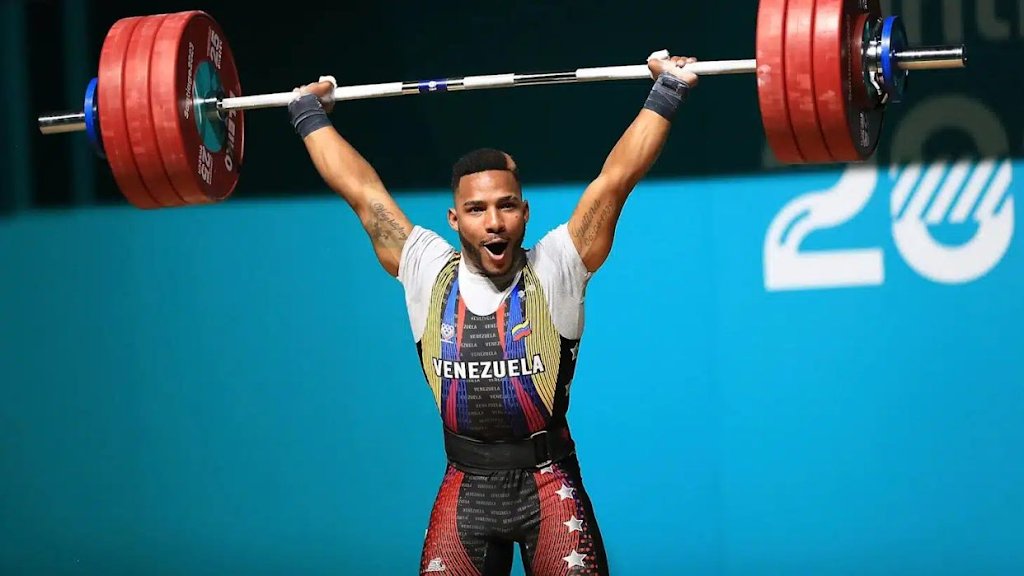 Julio Mayora se lleva la medalla de plata en el Grand Prix de halterofilia en Doha, demostrando su talento y dedicación.