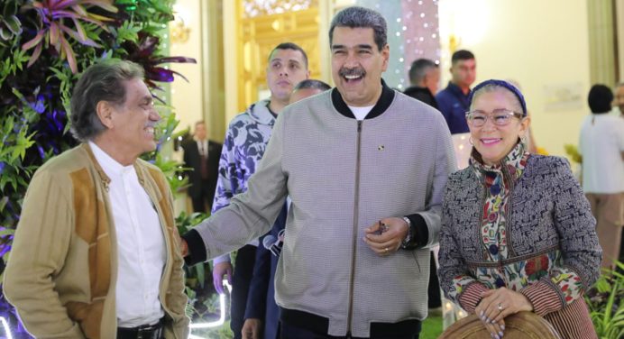 Maduro se reúne con cultores y científicos en Miraflores