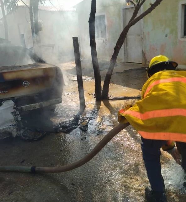 Margarita: Incendio de vehículo en Robledal +Fotos