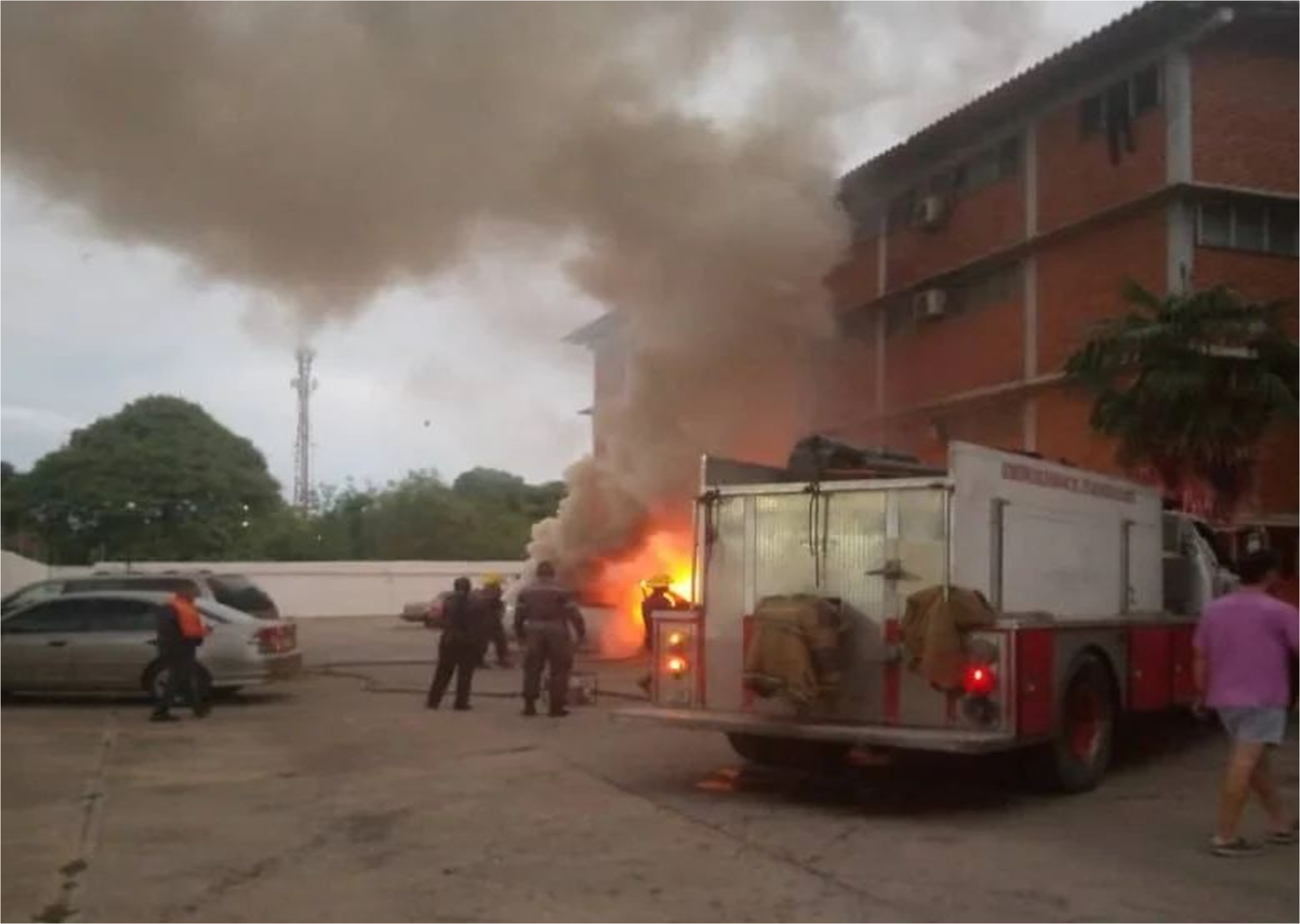 Margarita: Se incendió un vehículo en conjunto residencial Mucuraparo