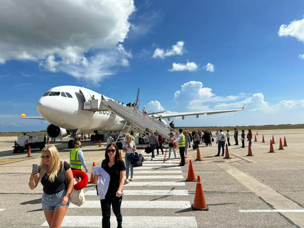 ¡Un gesto solidario de turistas polacos en la Isla de Margarita!