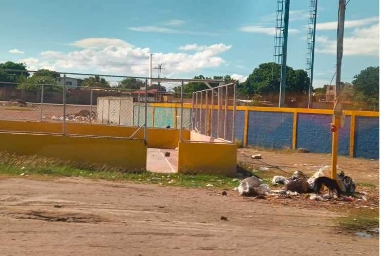 Inundación de basura en El Espinal, Nueva Esparta