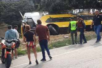 Nueve heridos en accidente de autobús en Tazón