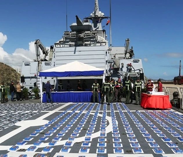 Interceptan embarcación con 3.500Kg de cocaína en alta mar