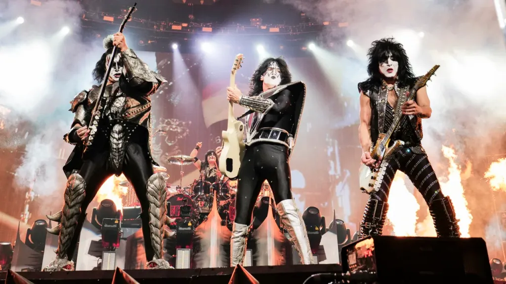 Kiss se despide con un épico concierto final: un adiós inolvidable de los miembros de la banda.