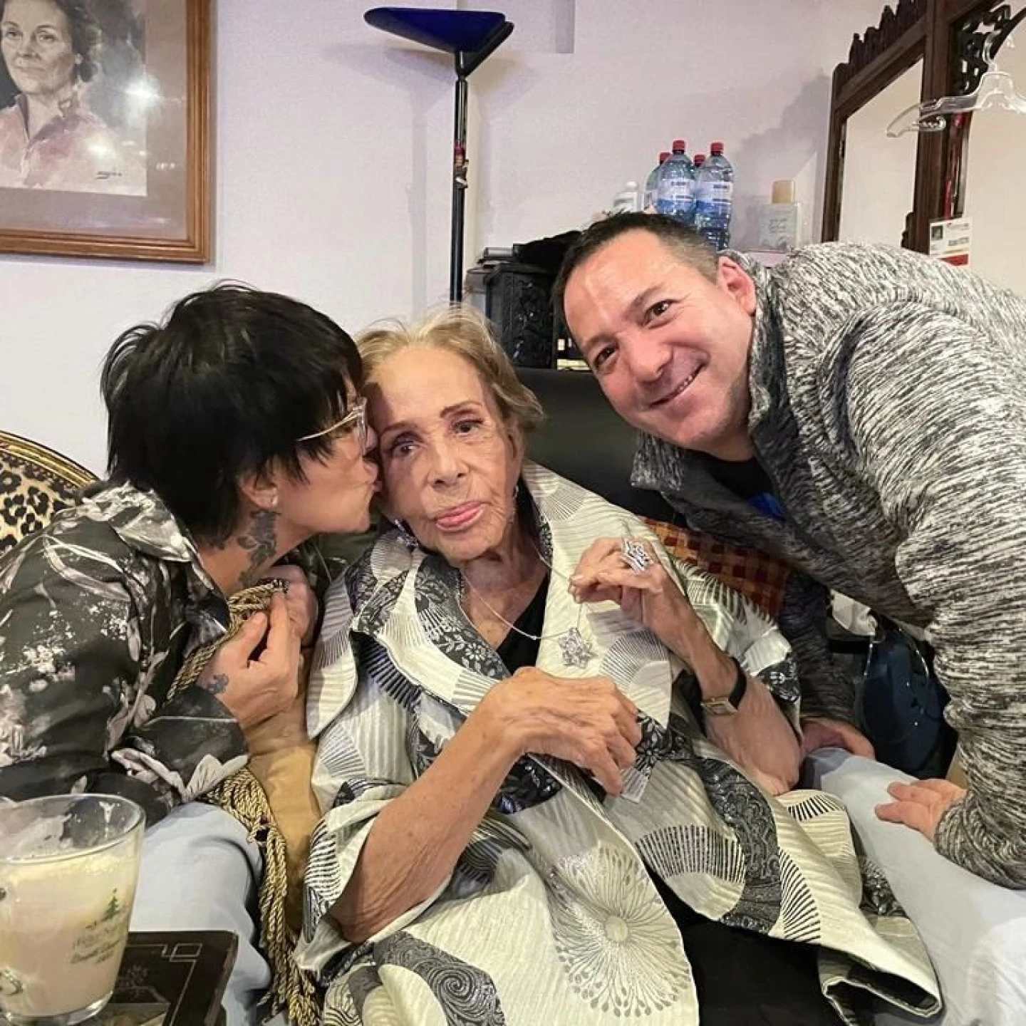 Confirmación de hospitalización de Silvia Pinal por influenza