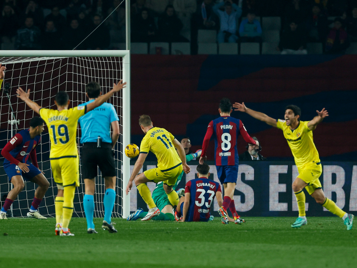 El Villarreal logra una victoria agónica y pone al Barcelona lejos de la Liga