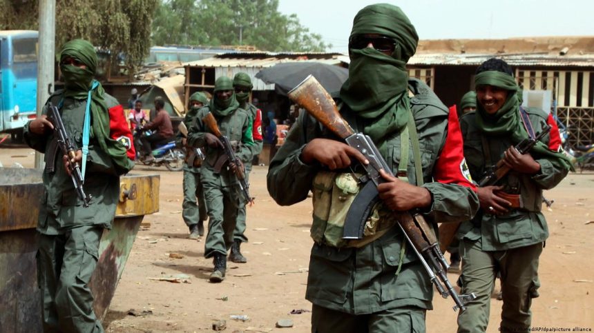 Mali vive una profunda crisis política y de seguridad desde 2012, cuando grupos rebeldes y yihadistas se hicieron con el control del norte del país.