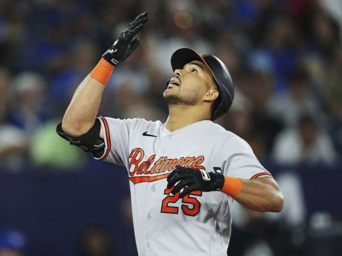 Anthony Santander lidera a los Orioles hacia la victoria con un cuadrangular.