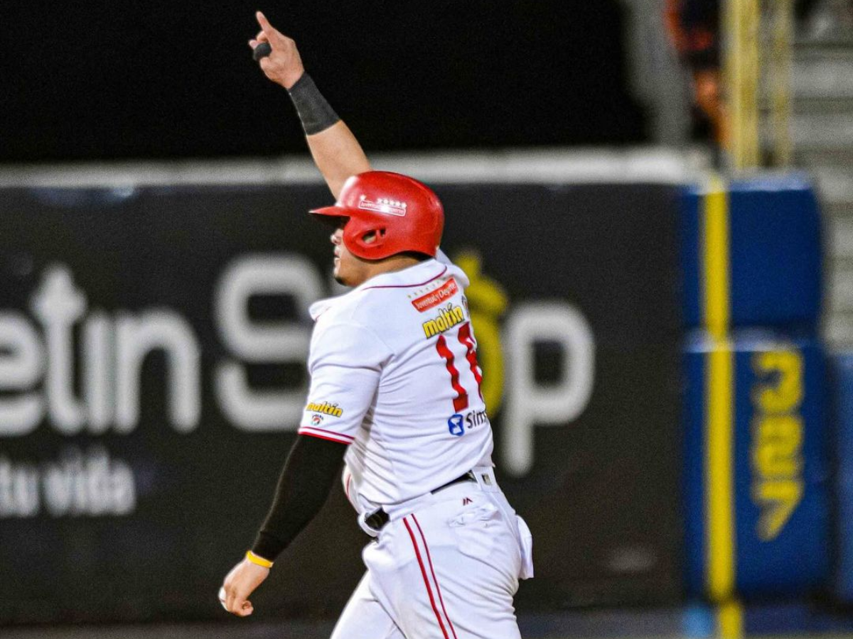 Cardenales logra evitar la barrida contra Tiburones