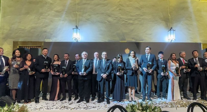 Gouveia es honrado por la Unión Panamericana de Taekwondo