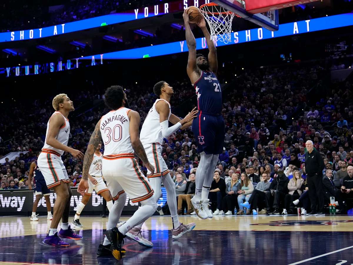 Embiid anota una explosiva cifra de 70 puntos y lidera la victoria de los 76ers sobre los Spurs