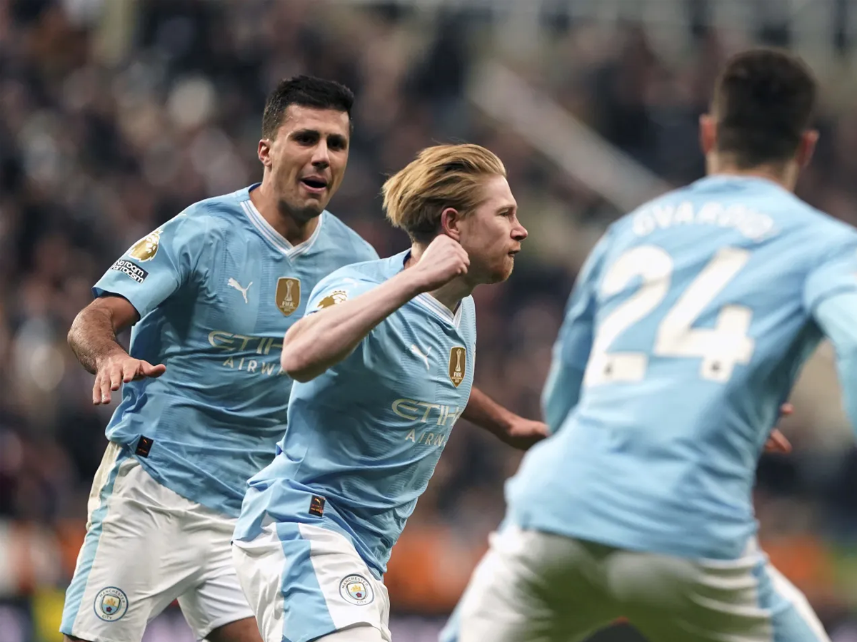 De Bruyne marca gol en la victoria remontada del City