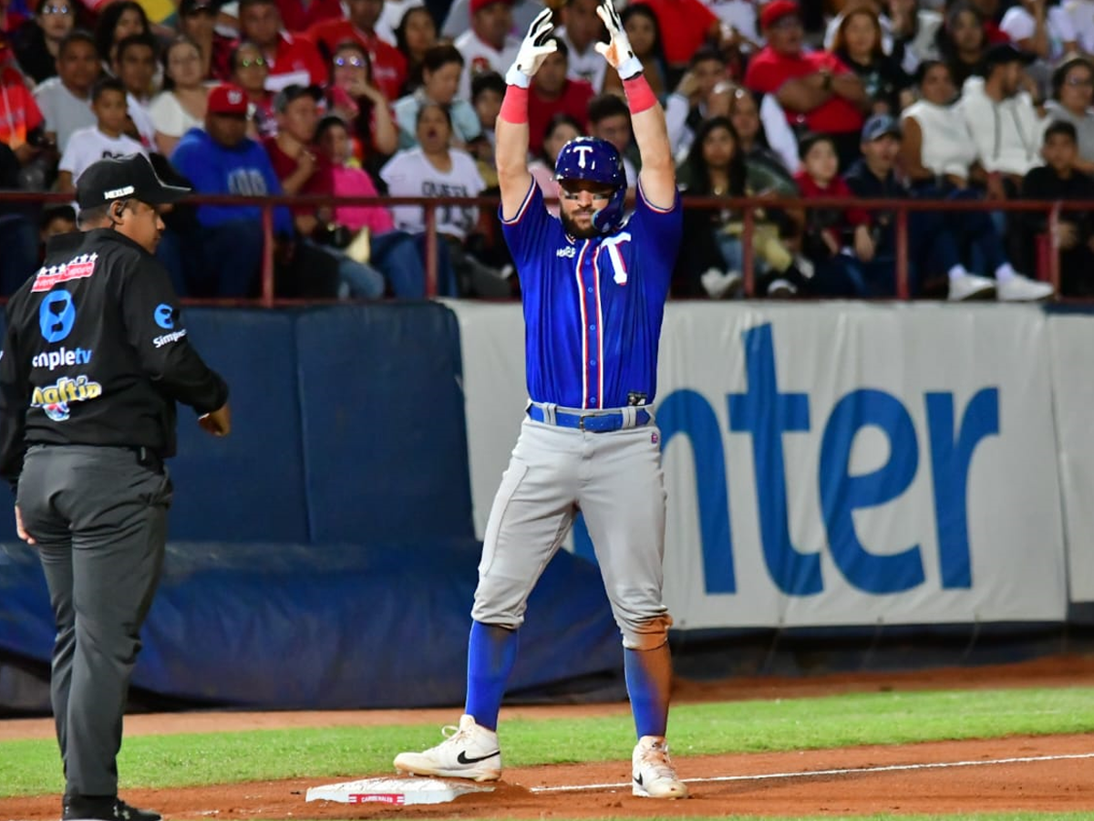 Luis Torrens se destaca como un valioso refuerzo para Tiburones